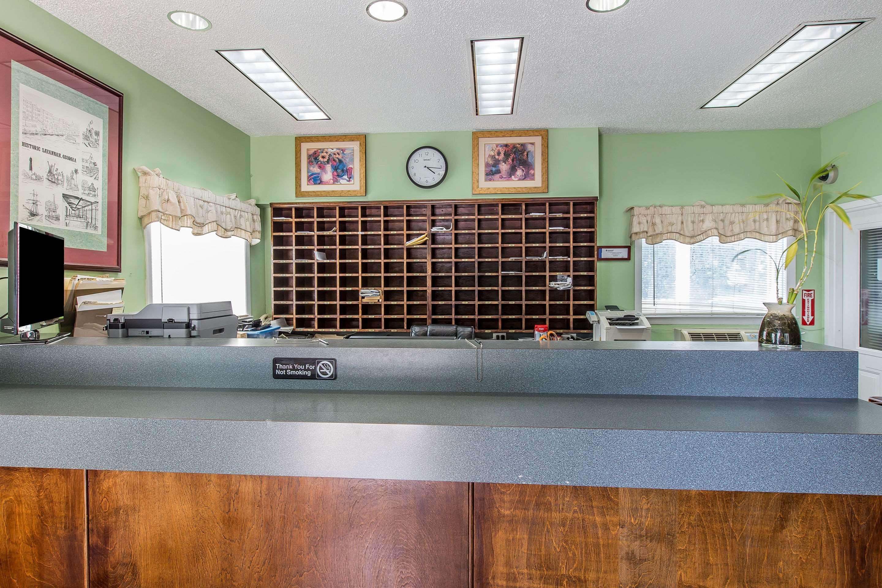 Suburban Studios Abercorn Савана Екстериор снимка