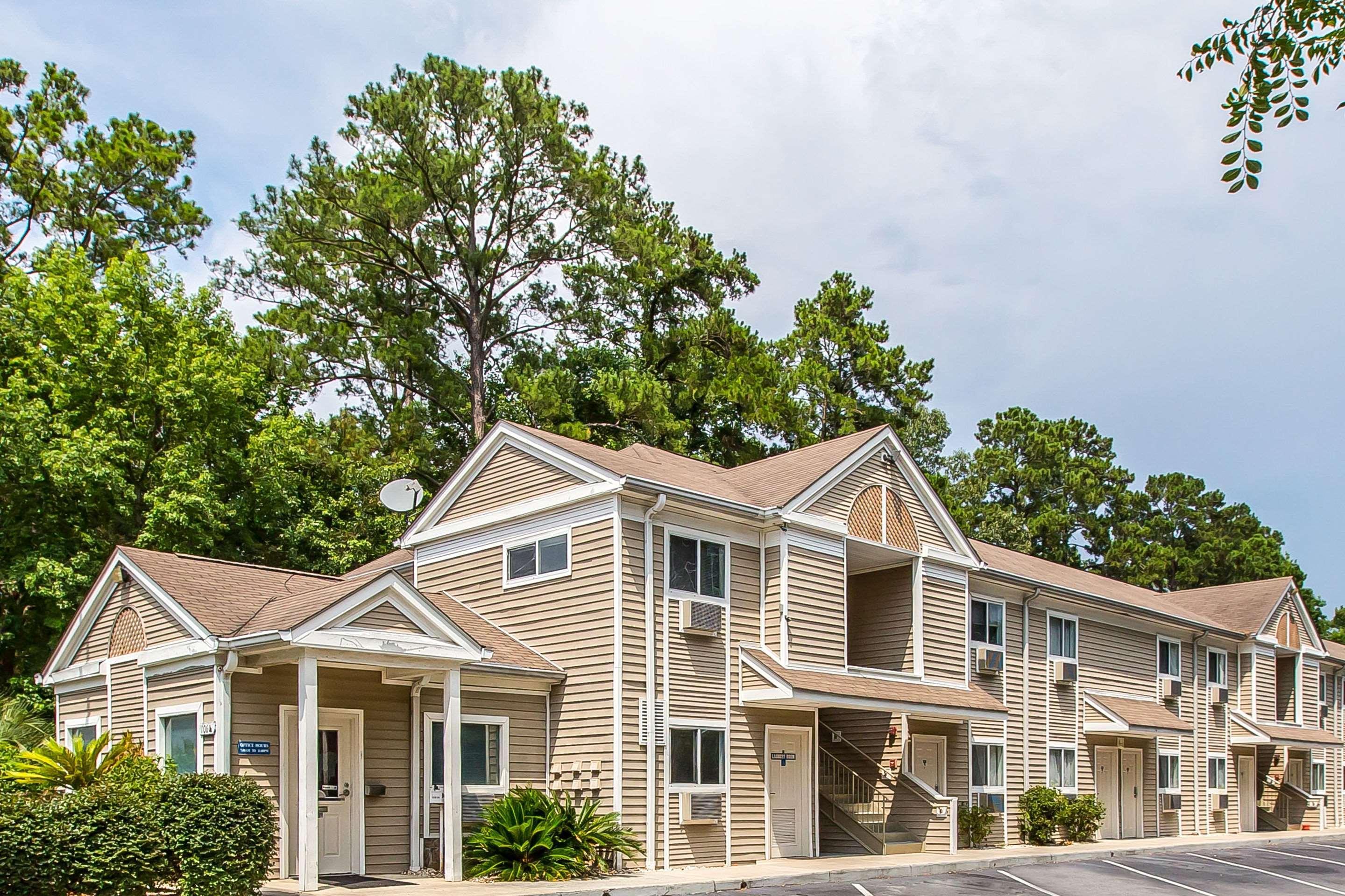 Suburban Studios Abercorn Савана Екстериор снимка