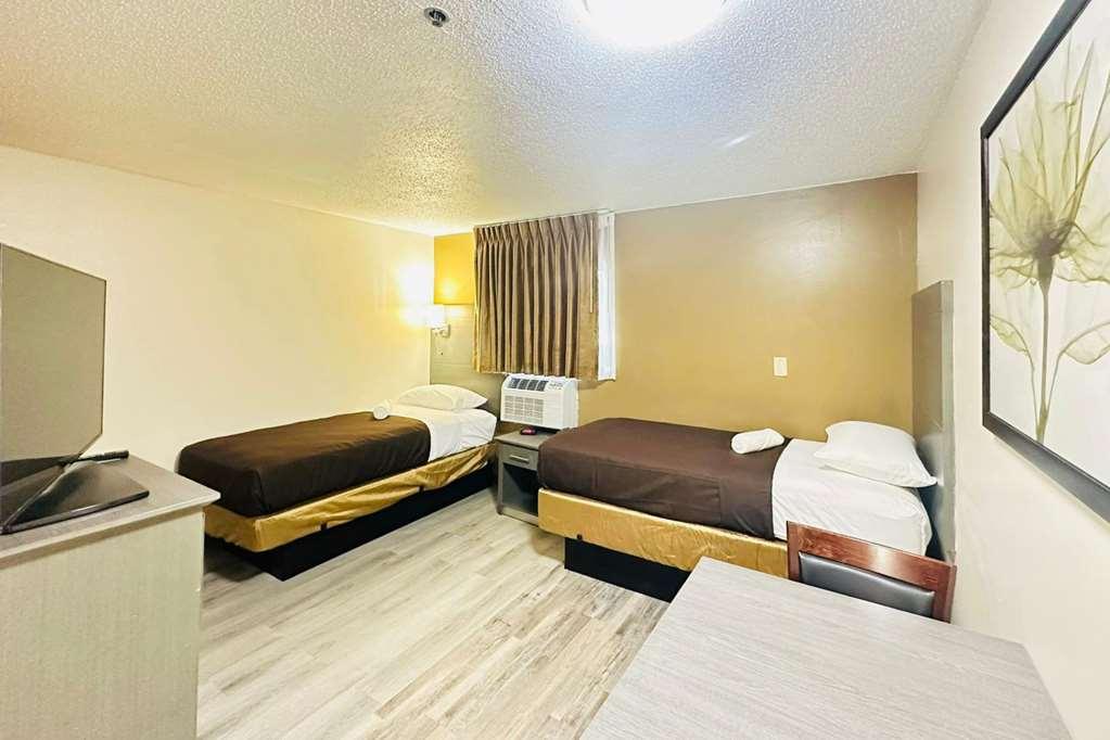 Suburban Studios Abercorn Савана Стая снимка