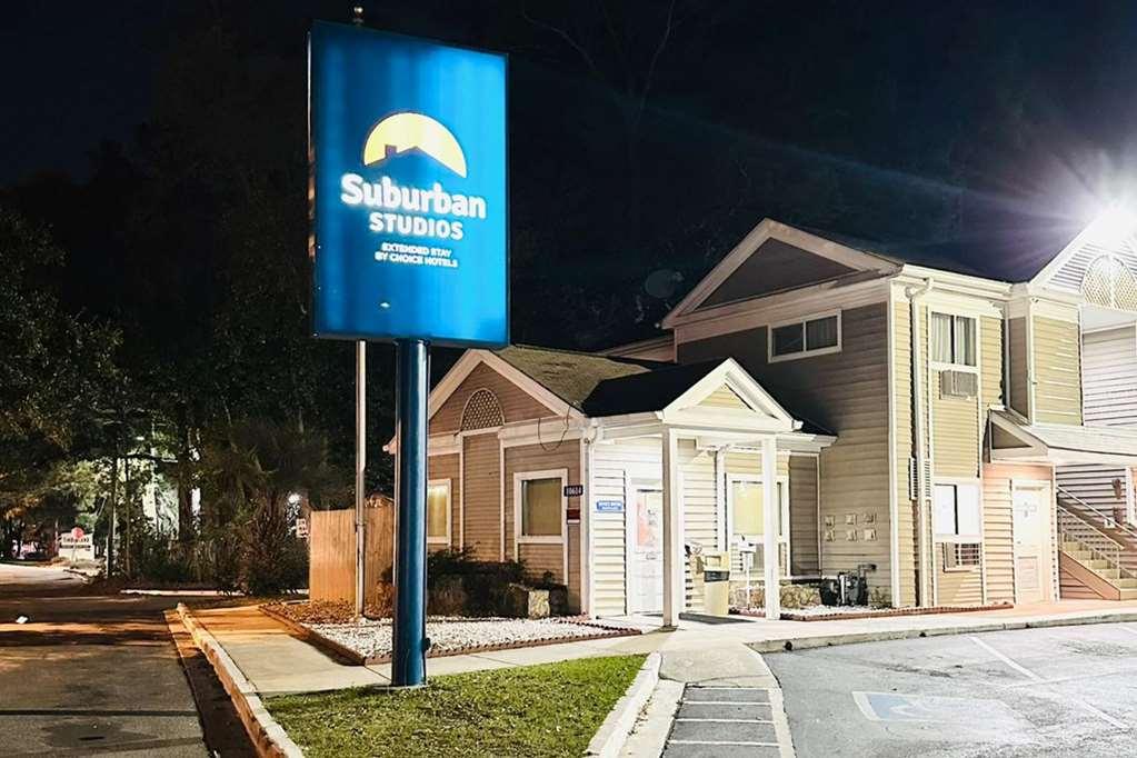 Suburban Studios Abercorn Савана Екстериор снимка