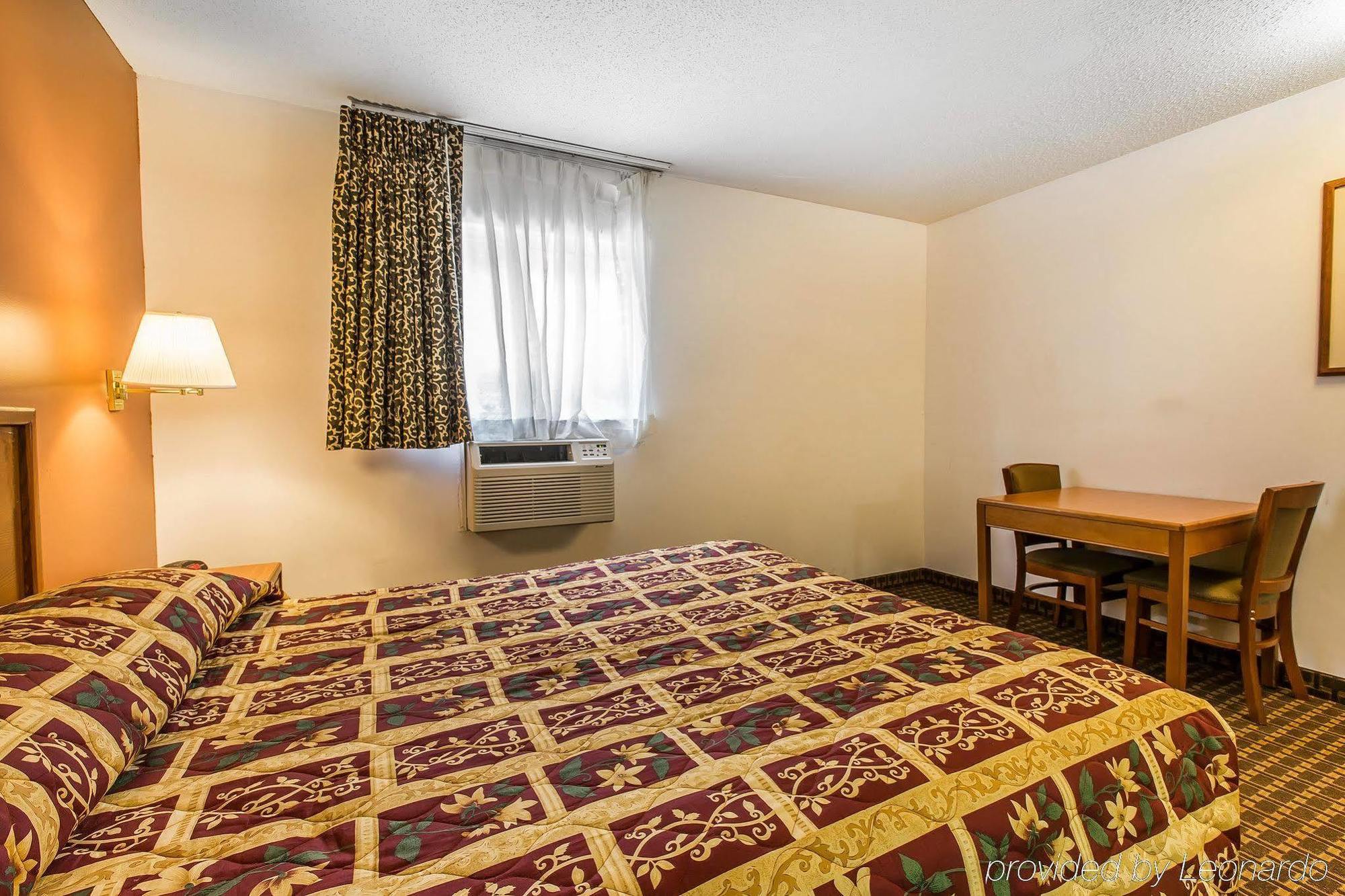 Suburban Studios Abercorn Савана Екстериор снимка